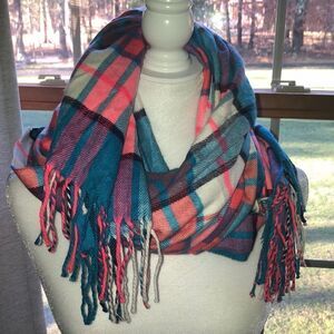 Like New Over sized Gap Scarf 🧣